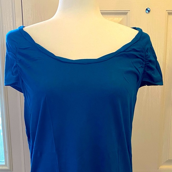 Blue Loft twist neck tee, cap sleeves - Picture 2 of 6